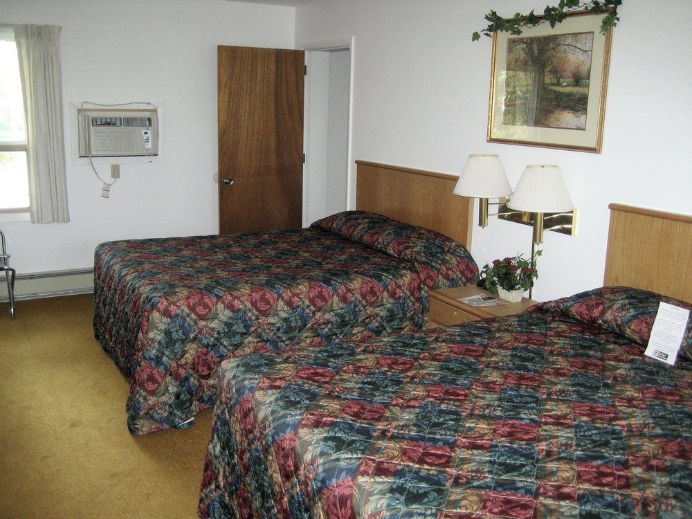Budget Host Inn Ironwood Exterior photo