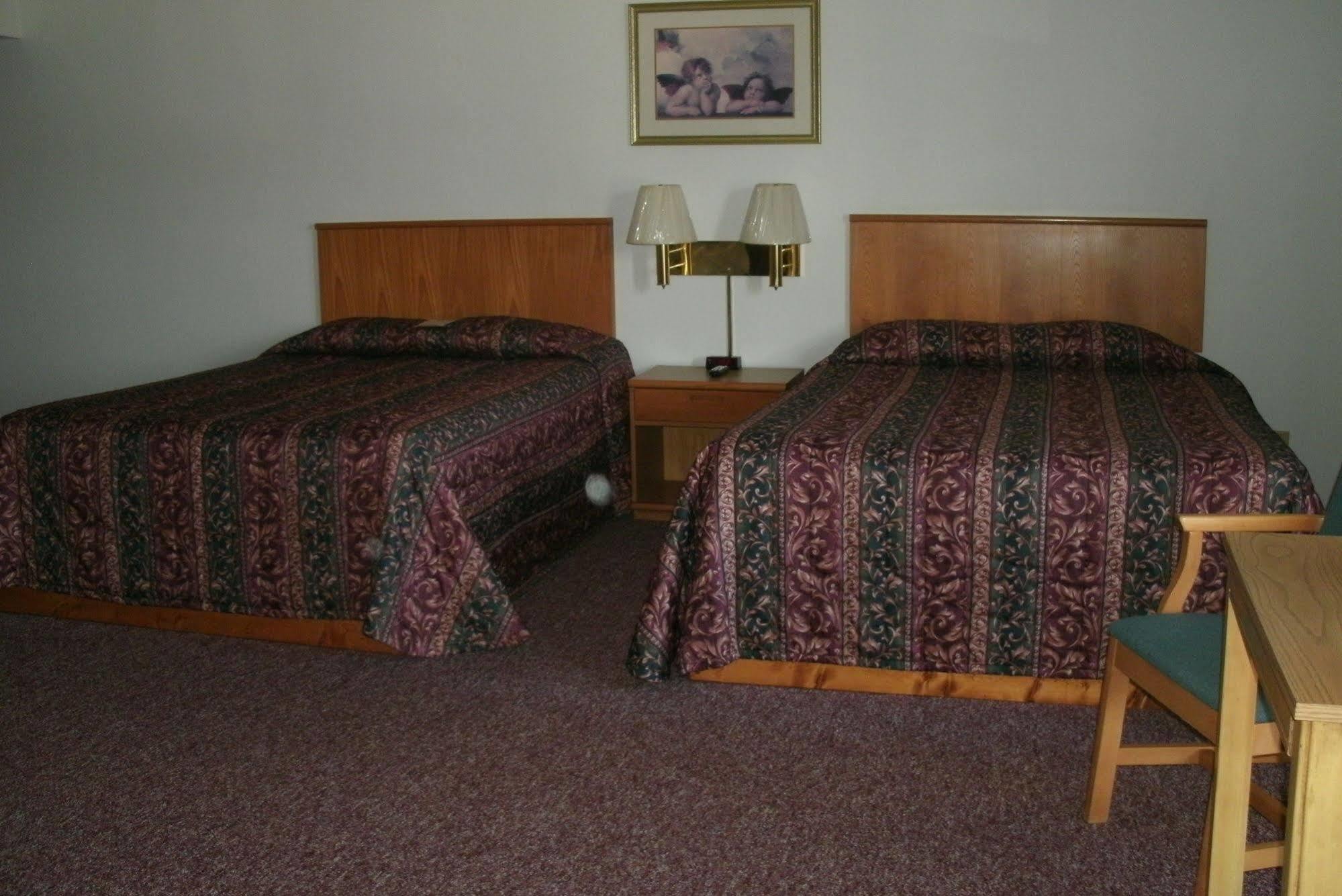Budget Host Inn Ironwood Exterior photo