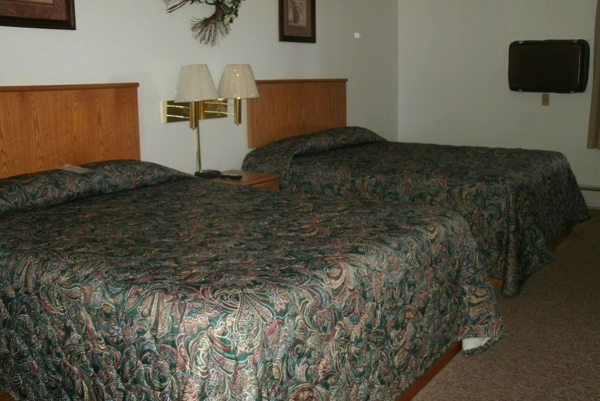 Budget Host Inn Ironwood Exterior photo